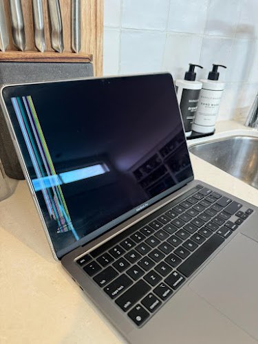 Geelong Mac Tech Laptop repairs, upgrades, screen replacement, IT support
